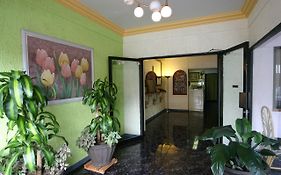 Hotel Plaza Crystal